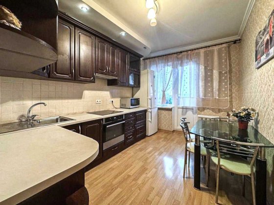 2-кімнатна квартира з ремонтом у ЖК Брест-Літовський, Чайки Чайки