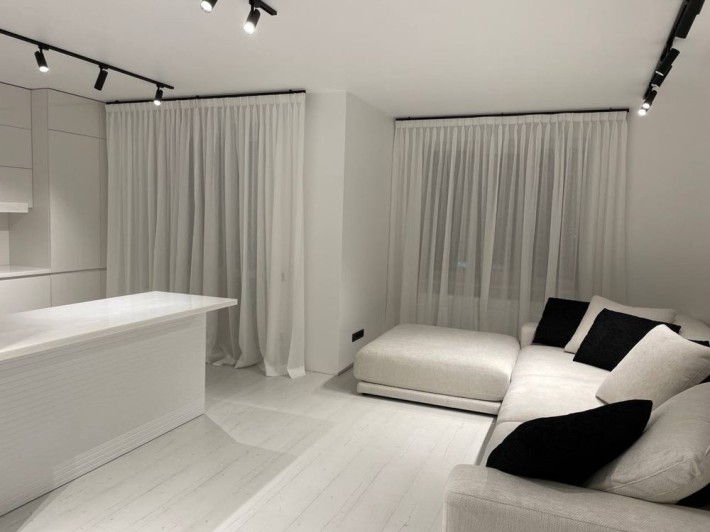 Продаж квартири. Новий ремонт. ЖК Чайки. Вул. В. Лобановського - фото 1