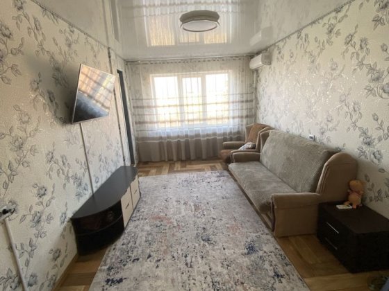 Продам 4-х кімнатну руминську квартиру Долинская