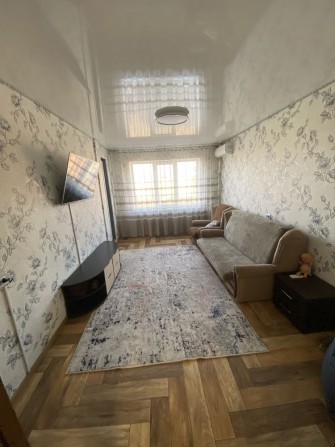 Продам 4-х кімнатну руминську квартиру - фото 1