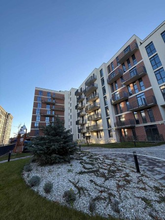 Продається простора квартира з паркомісцем і кладовою (+10 тис) - фото 1