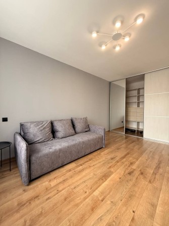 Продаж квартири з ремонтом в заселеній новобудові - фото 1