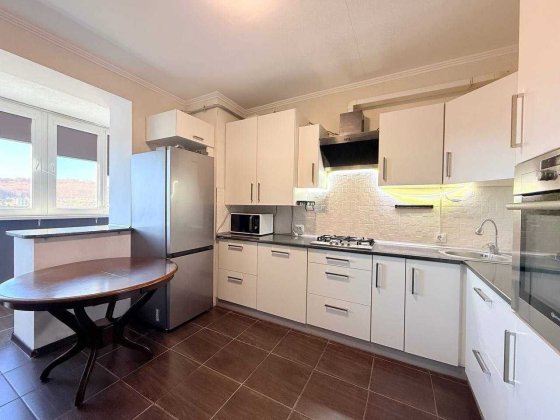 Продаж 4 кім. квартири Винники вул. Сухомлинського Винники