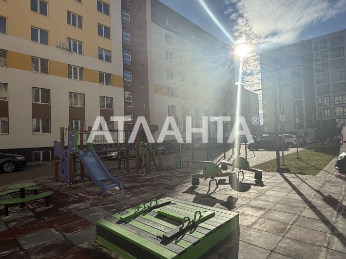 Терміновий продаж однокімнатної квартири з частковим ремонтом - фото 1