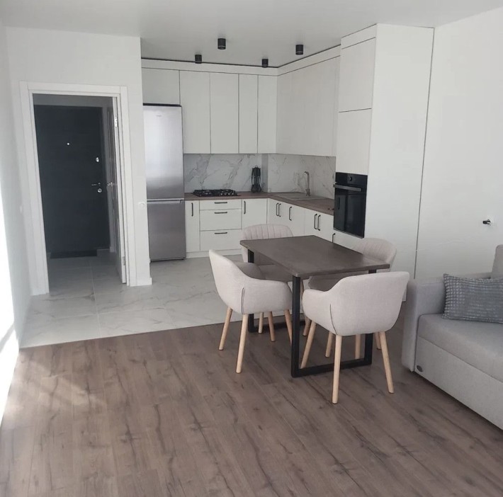 Продаж квартири 56 м.кв. новобудова з ремонтом - фото 1