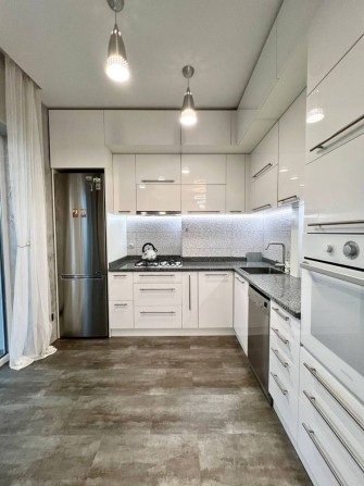 Дворівнева 2 кім квартира з кухнею‑студіо у новобудові, Новояворівськ - фото 1