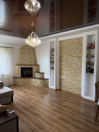 Продам 2-х кімнатну квартиру у м. Жовква - фото 1