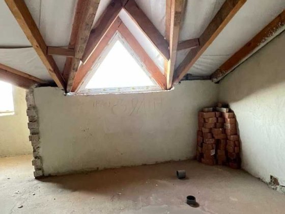 Продаж затишної мансарди в історичнійЖовкві!58 м² | 6 поверх С.Петлюри Жовква