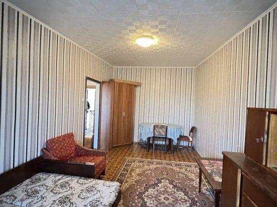 В продажу 1 к к вул. Будівнльників / Колос Каравелове