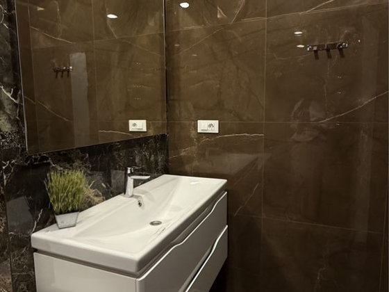 2-комнатная теплая  квартира с ремонтом , коммуналка минимальная