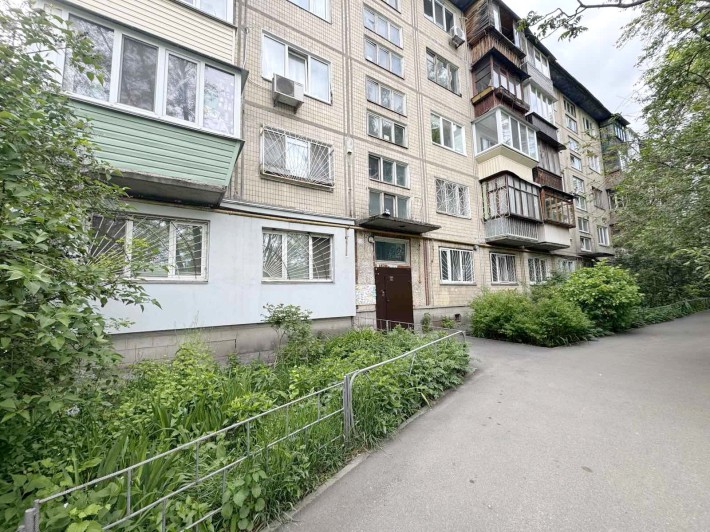 Продаж 3 кімнатной квартири в  Шевченківському районі, вулиця Паркова - сирецька 10. - фото 1