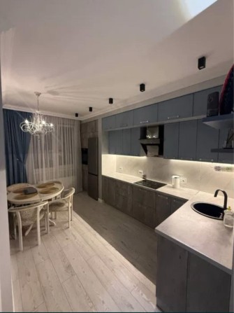 Продам 3 комнатную квартиру в ЖК 40 Жемчужине - фото 1