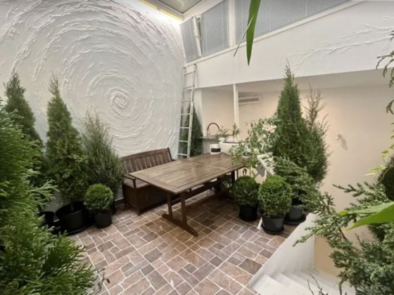 Продаж ексклюзивної 2-х рівневої 5-кімнатної квартири із зимовим садом в самому центрі і серці Києва Киев