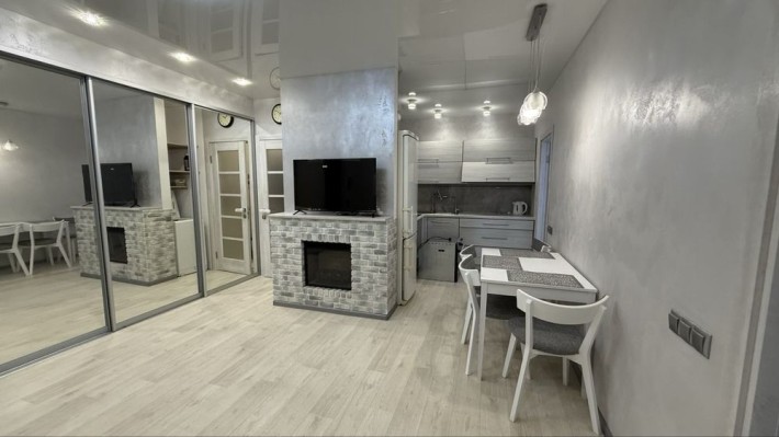 Евро двухкомнатная с ремнотом в кадоре на Сахарова - фото 1