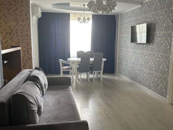 Продаю 2-х комнатную квартиру 71 квадрат Крижанівка