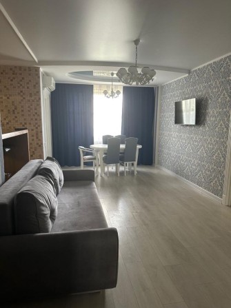 Продаю 2-х комнатную квартиру 71 квадрат - фото 1