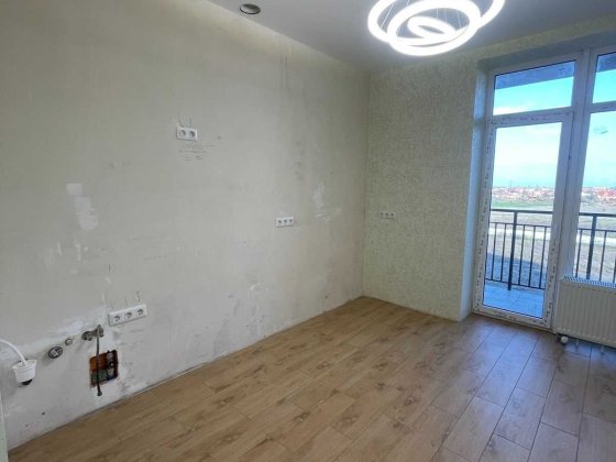 Квартира с ремонтом в новом кирпичном доме у моря Лески