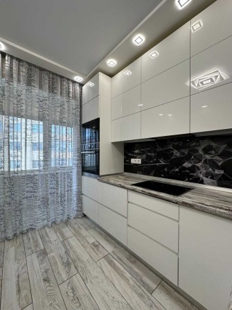 Продам 2-к. квартиру с ремонтом в  ЖК "30 Жемчужина"/ул.Сахарова - фото 1