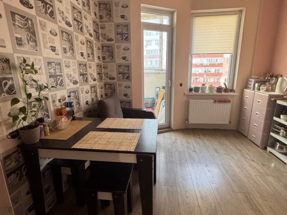 Радужный. 42 м Начат ремонт. 5 этаж. Лиманка