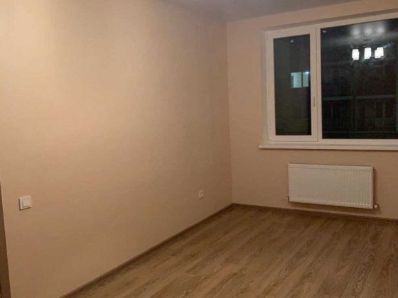 Продам квартиру на 7м небе первый этаж Авангард