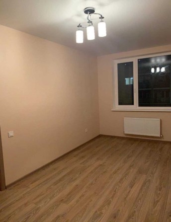 Продам квартиру на 7м небе первый этаж - фото 1