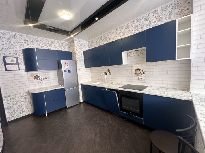 3 комнатная ЖК Радужный 76 м Ремонт .Под Гос программы!! - фото 1