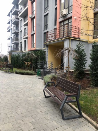 Продам 2 ком. квартиру ул. Марсельская  ЖК Приморские сады + терраса - фото 1