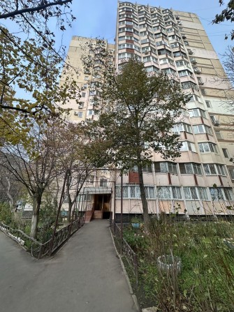 Однокімнатна квартира в сотовому проекті в Крижанівці - фото 1