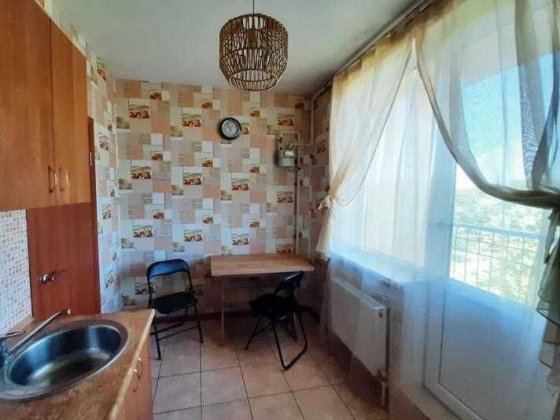 Продам 1 кімнатну квартиру з ремонтом Авангард