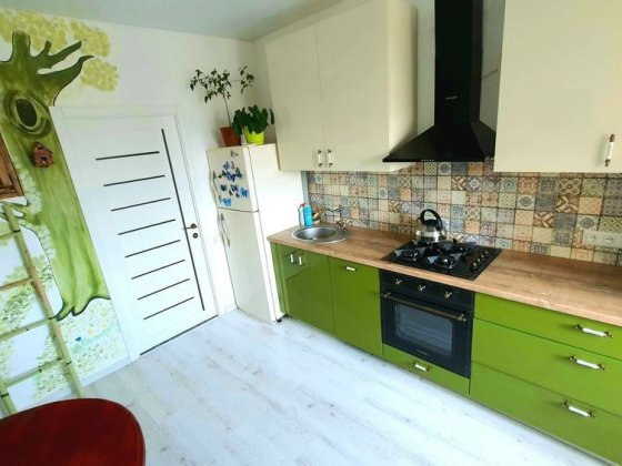 Квартира с евроремонтом  46 м2 ! Море рядом ! Крыжановка