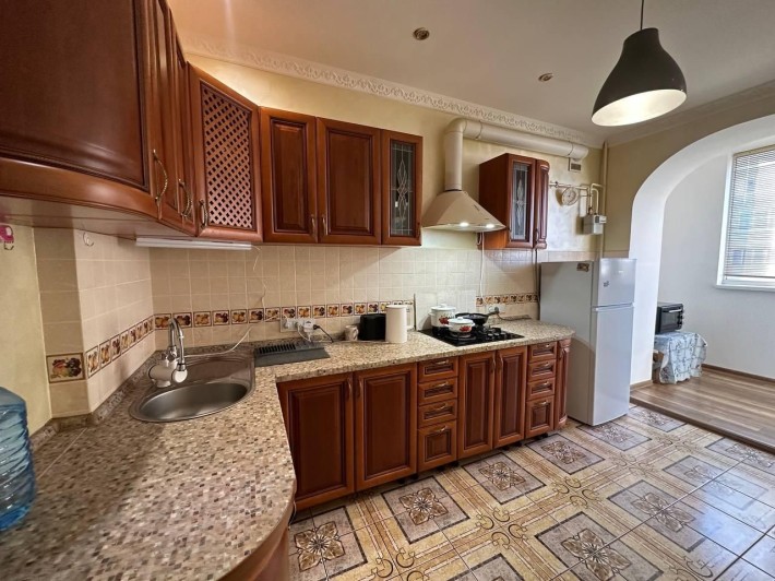 Продам 3-к квартиру с ремонтом, 84 кв.м, Червоный Хутор (3-218-879) - фото 1