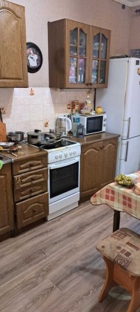 Ліквідна 1 кім.квар. ЖК Радужний 42м2. за 34тис. Житловий стан.Торг!!! - фото 1