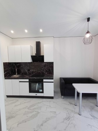 Срочная продажа! 2 комнатная квартира в ЖК Акварель 8 - фото 1