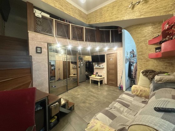 Предлагается к продаже двухуровневая квартира с Молодежное Молодіжне