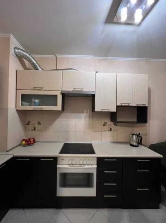 Срочно! 1 комн. с ремонтом, есть балкон! ЖК Радужный - фото 1