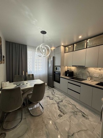 Достойная квартира в ЖК " 57 Жемчужина" на Таирова - фото 1