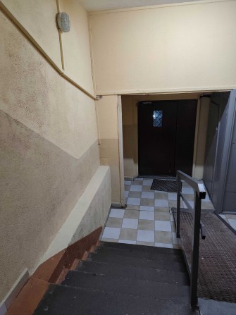 Продам 2-ох кімнатну квартиру в 9-ти поверховому будинку - фото 1