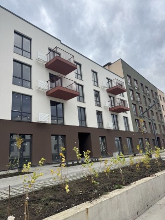 Продаж 1 квартири з власною ділянкою - фото 1