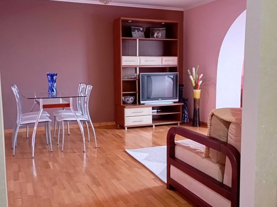 Продам  трьох кімнатну квартиру Корець