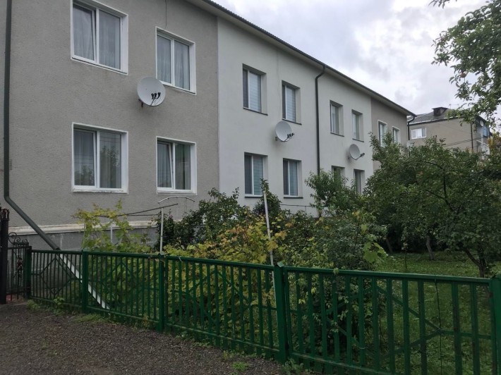 Дворівнева квартира-таунхаус у центрі Гусятина! - фото 1