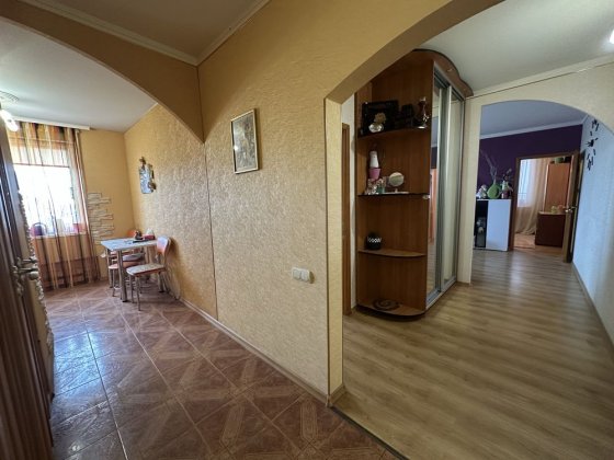 Продам 4-х комн. квартиру на Амосова СОБСТВЕННИК Кулиничі