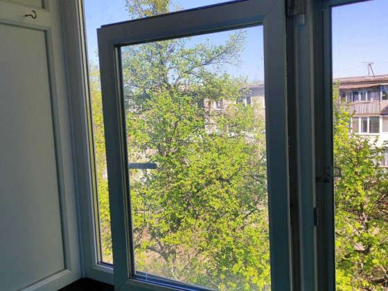 Продам однокомнатную квартиру  в Златопиль Златопиль