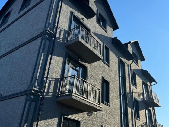 Продається 2-х кімнатна квартира. 750 y.o м.кв Сторожинець