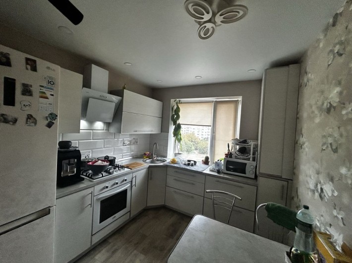 Продам 3хкомнатну квартиру на 5 поверху ) в центрі міста Бочарова 28 ) - фото 1