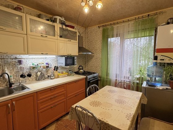 Продам 3-х кімнатну квартиру в центрі