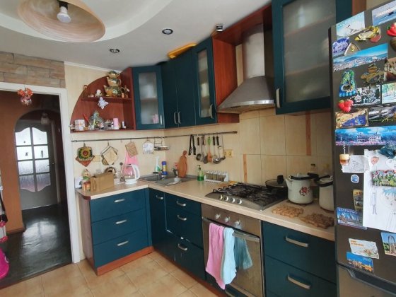 Заходи и Живи!  4-комнатная квартира со встроенной мебелью и техникой!