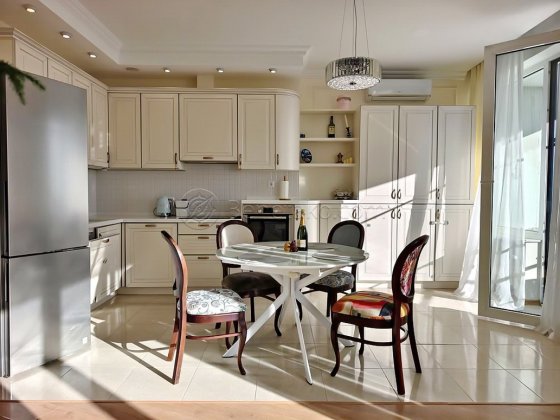 Квартира с балконом и видом на море в Ж/К «Белый парус». Одеса