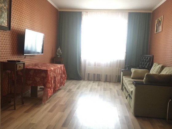 Продаж 3-к квартири вул. Каштанова 8