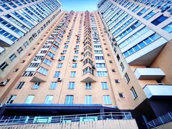 Світло не вимикають. Продаж великої та просторої 2-к квартири на  103 м2, вул.Саперно-Слобідська,22 