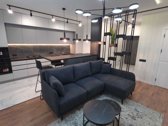 Княгинин / Центр! Дизайнерська 2к з меблями, технікою та гардеробною Івано-Франківськ